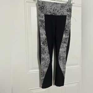 Lululemon Athletica Black and Gray Patterned Leggings